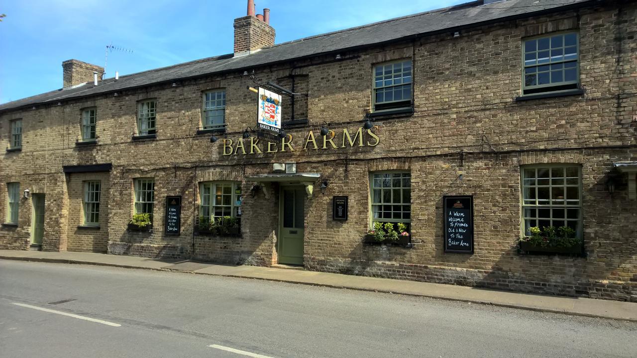 Baker Arms Hotel Хертфорд Екстериор снимка